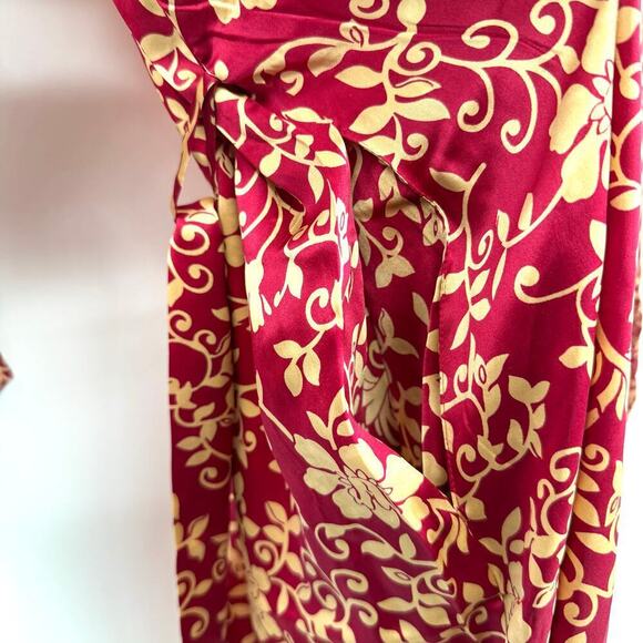 Talbots Intimates Silk Cranberry/Tan Floral Robe & Nightgown Size Medium Petite - Picture 11 of 13
